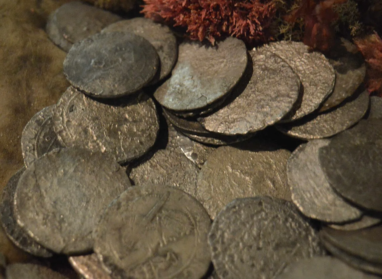 Rijksdaalder silver coins recovered from the wreck site