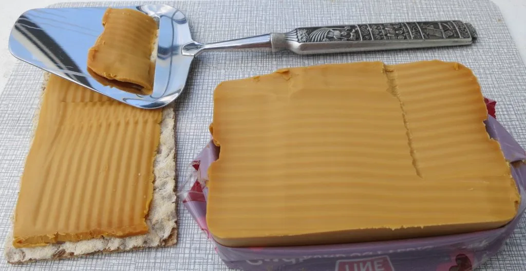 Brunost with crispbread and cheese slicer