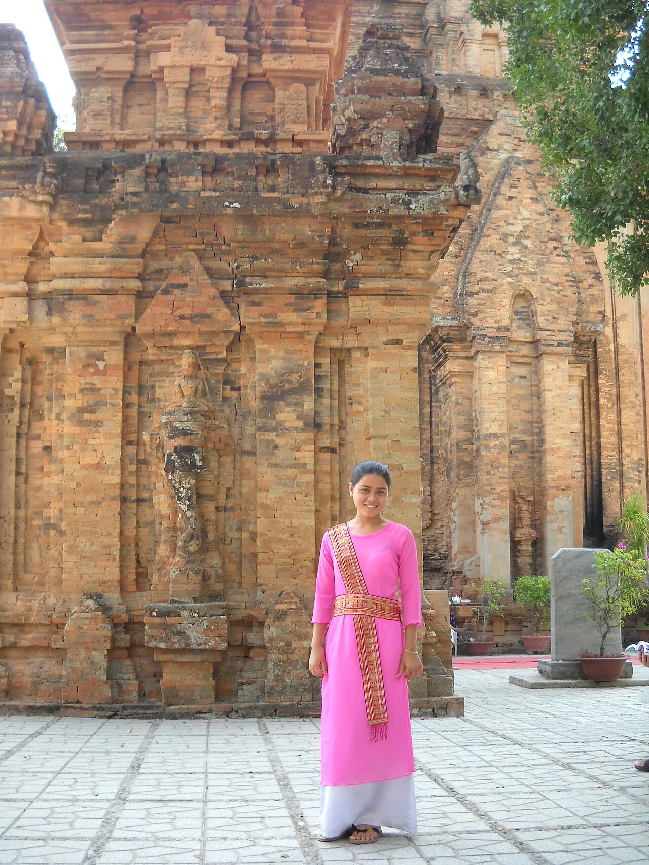 Traditional Cham women's clothes