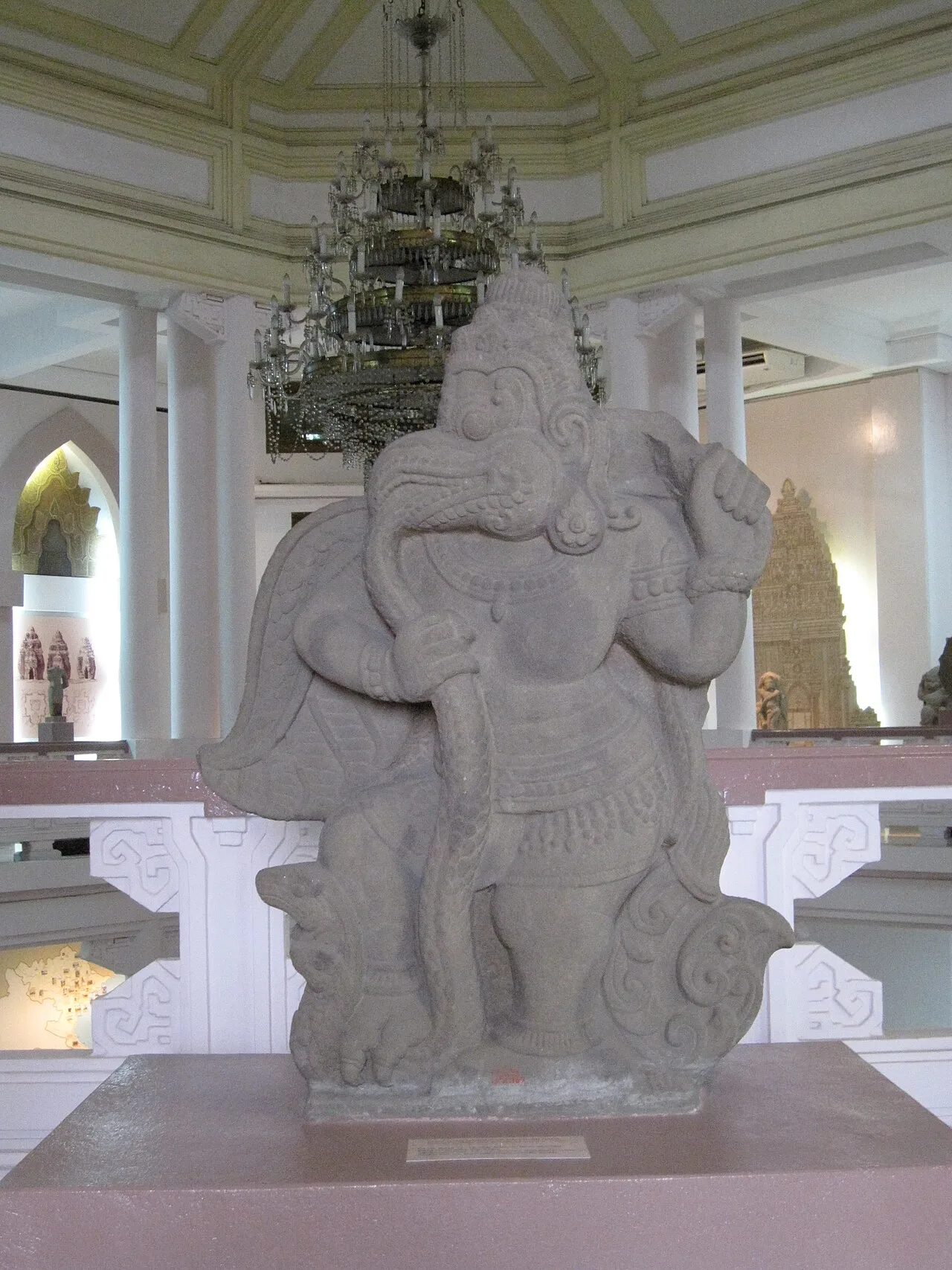 The Chams decorated their temples with stone reliefs depicting the gods such as Garuda fighting the nāga (12th-13th cent