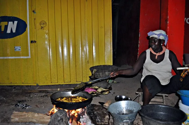 Kelewele vendor in Takoradi, Ghana