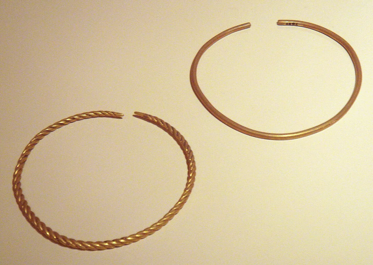Galatian torcs, 3rd century BC, Hidirsihlar tumulus, Bolu. Istanbul Archaeological Museum.