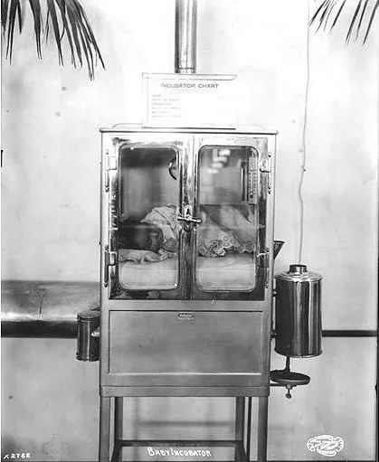 An early incubator, 1909.
