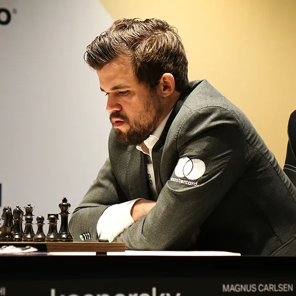 Carlsen in Dubai at the World Chess Championship 2021