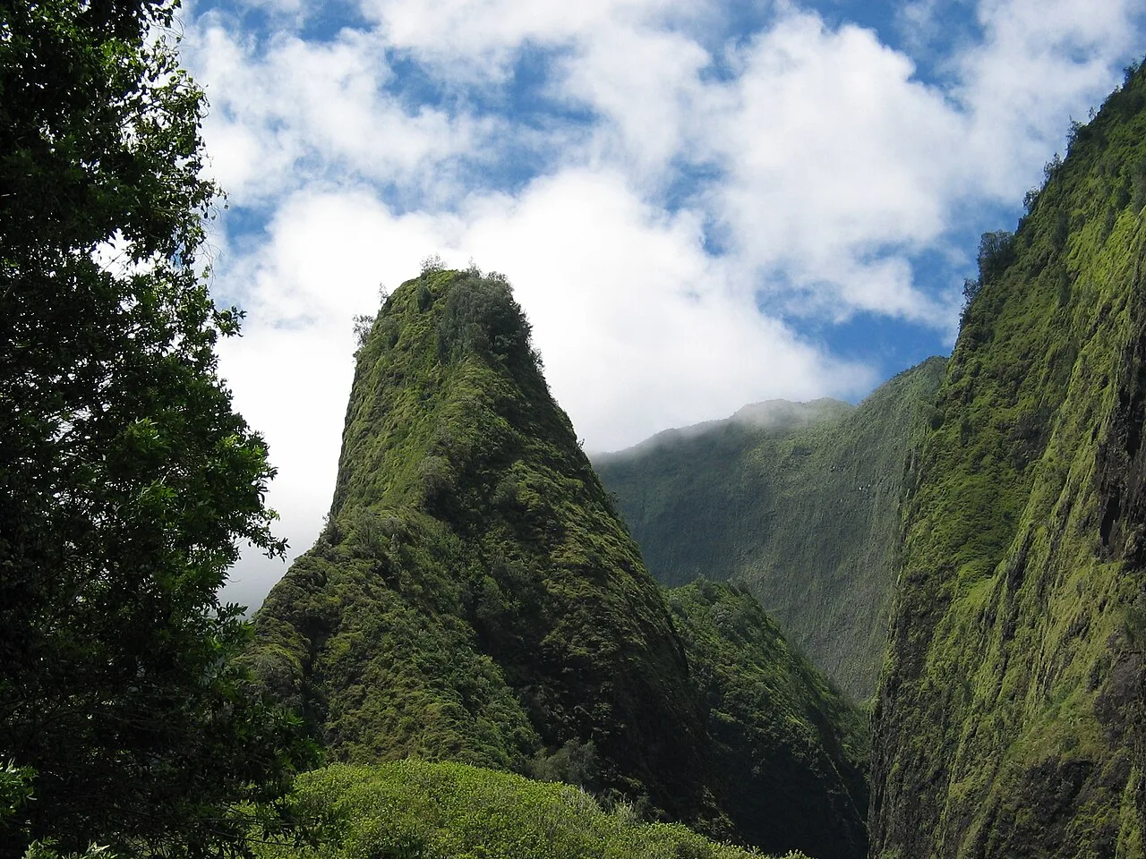 The "needle" of ʻĪao Valley