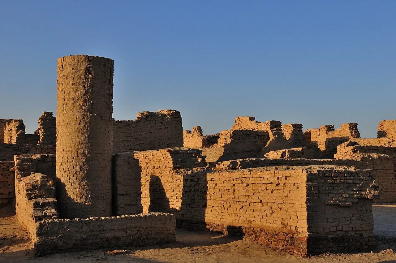 Excavation of the city revealed very tall wells (left), which it seems were continually built up as flooding and rebuild