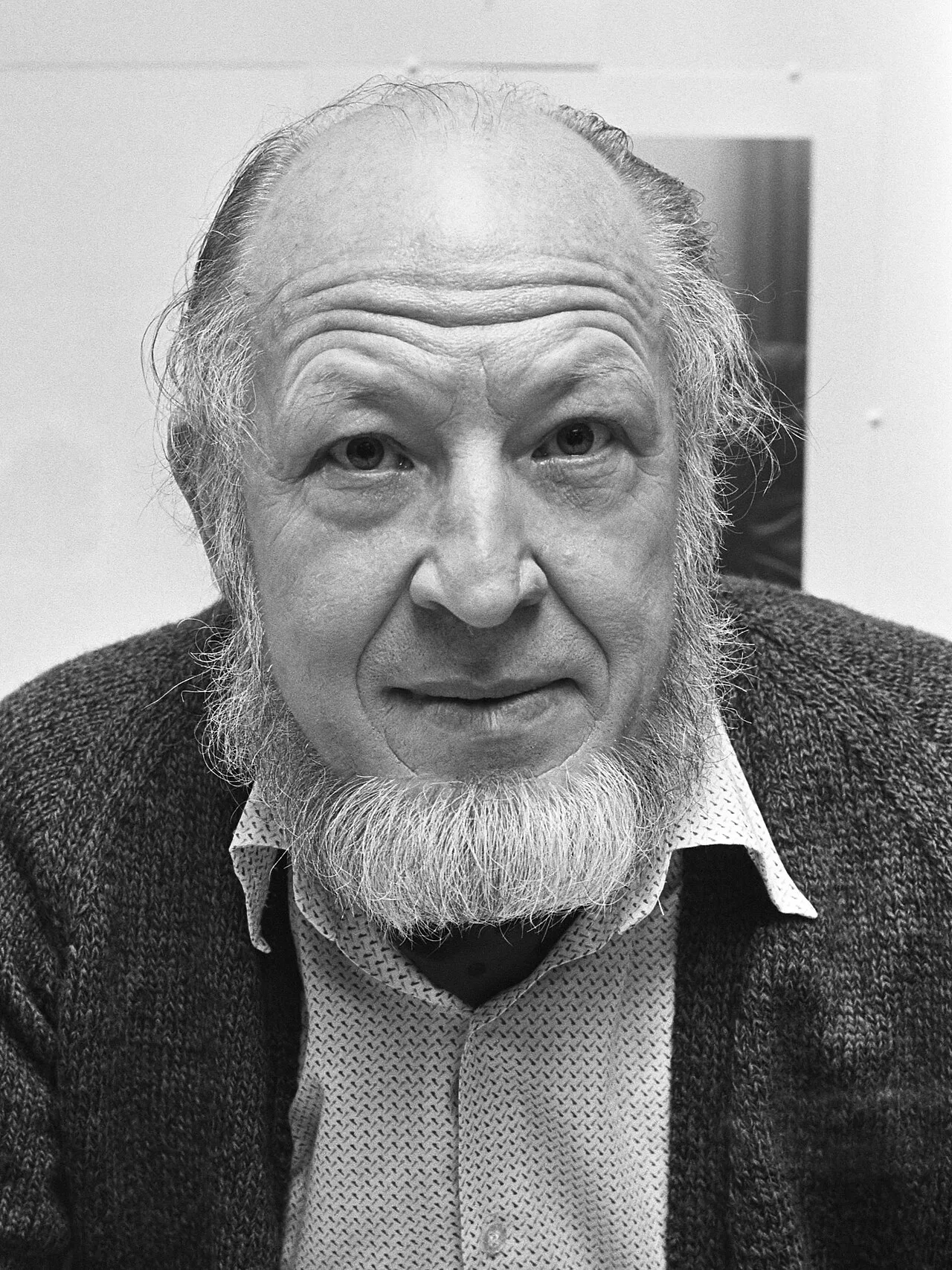 Frank Barnaby (pictured in 1982) helped verify Vanunu's story, and later testified for him as a defense witness.[40][41]