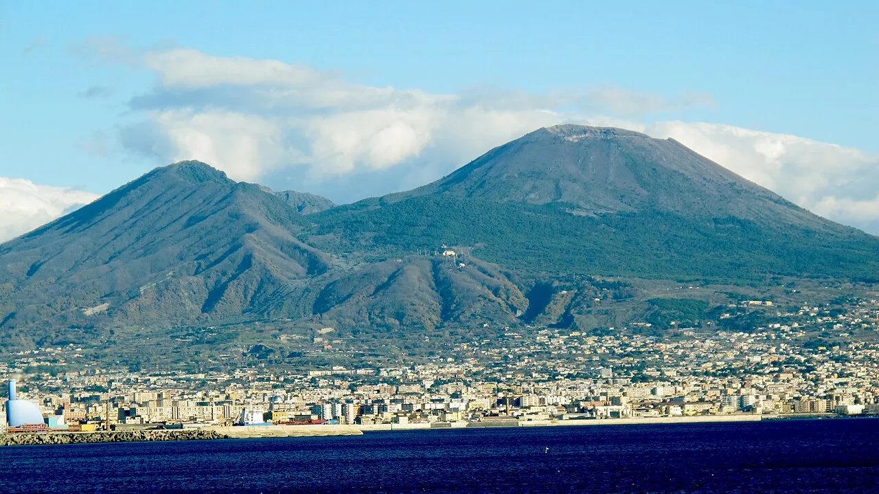 Il cratere del Vulcano - panoramio