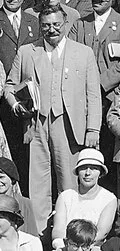 Norbert (standing) and Margaret Wiener (sitting) at the International Congress of Mathematicians, Zurich, 1932
