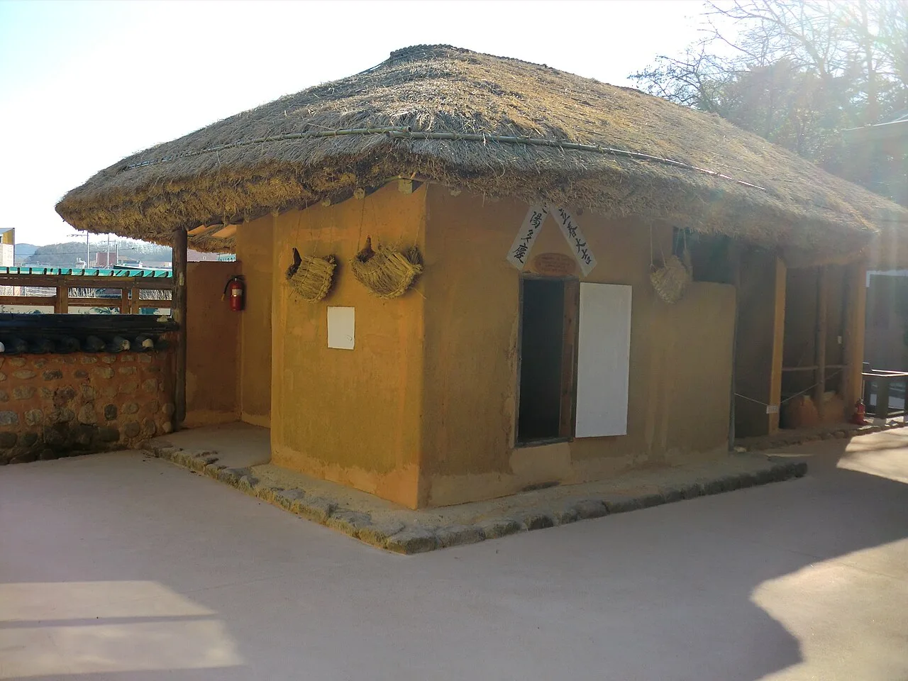 Part of Park's childhood home. Park was born in the sarangchae depicted here.[4] He slept and studied here (except while