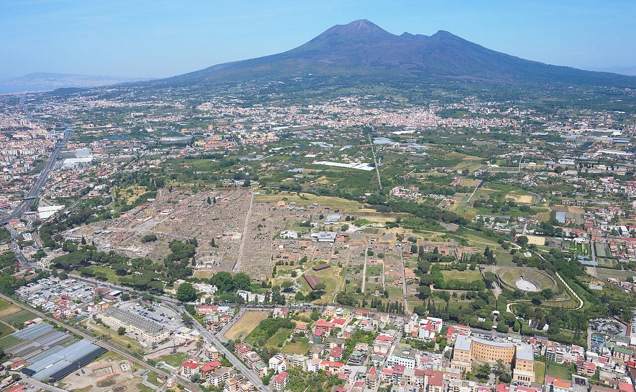 Aerial image of Pompeii and Mount Vesuvius (view from the southeast)