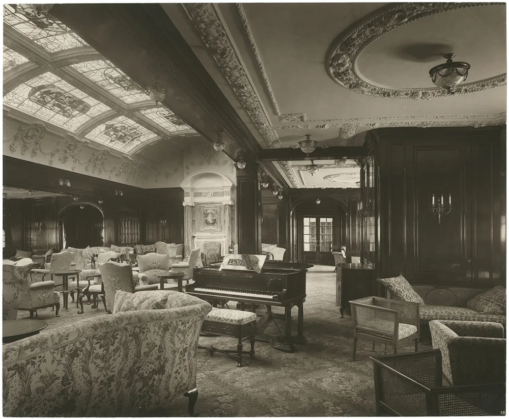 Lounge and music room