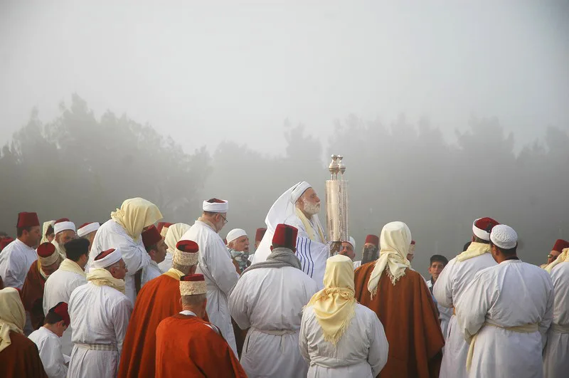 Samaritans marking Passover on Mount Gerizim, West Bank - 20060418