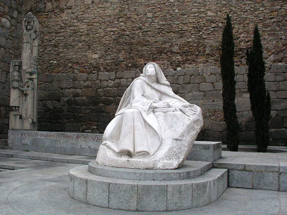 Avila, Saint Theresa's statue