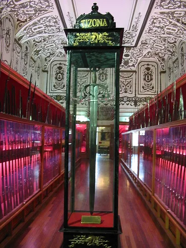The Tizona sword while on exhibit in the Museo del Ejército (Salón de Reinos) in Madrid