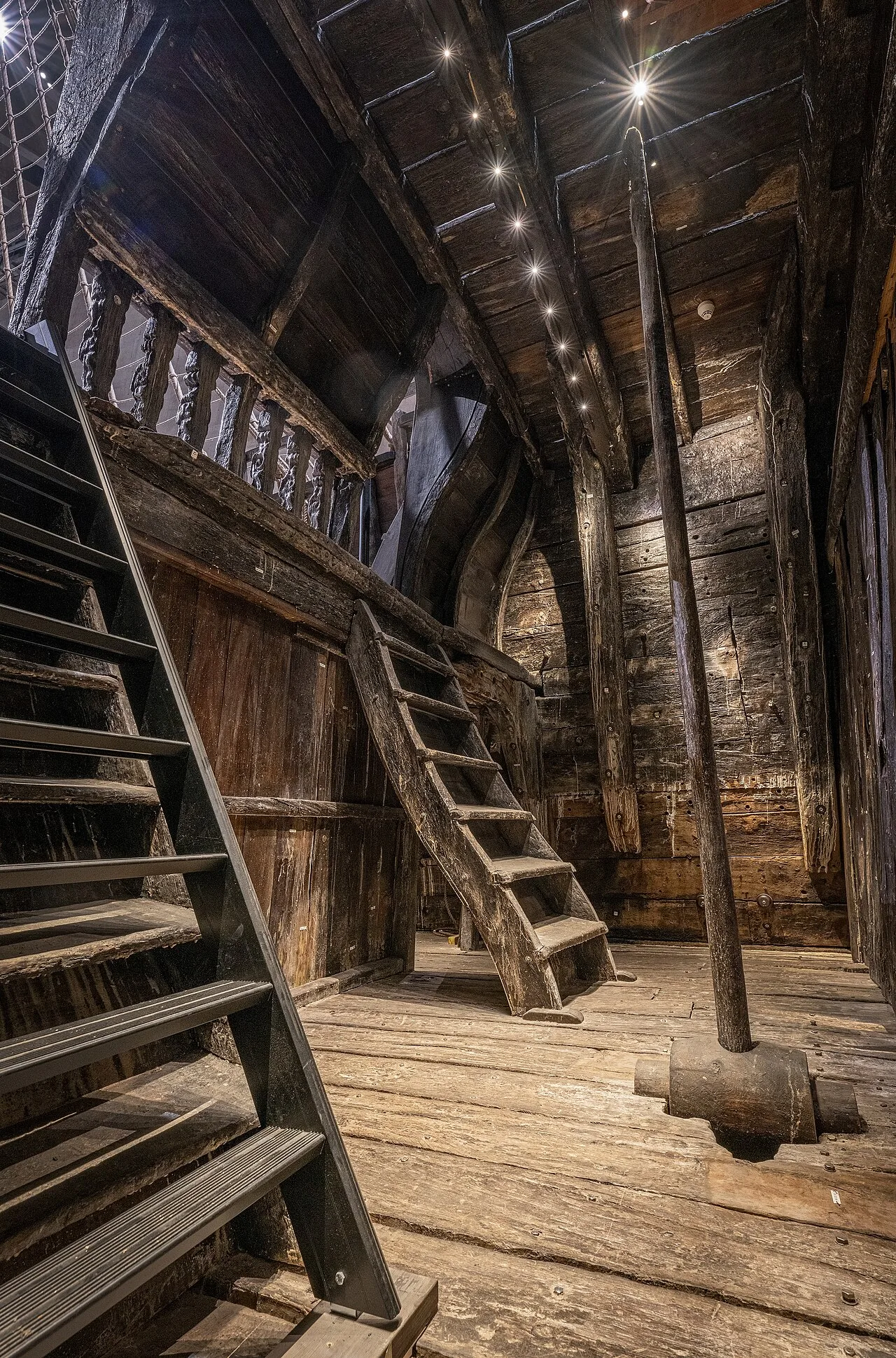 The whipstaff in the steerage compartment of Vasa. The photograph is taken from the port side. The opening which provide