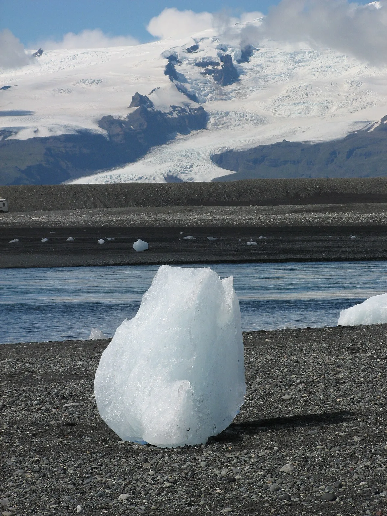 An iceberg with Öræfajökull (southernmost part of Vatnajökull) in the background. The icebergs in Jökulsárlón, as well a